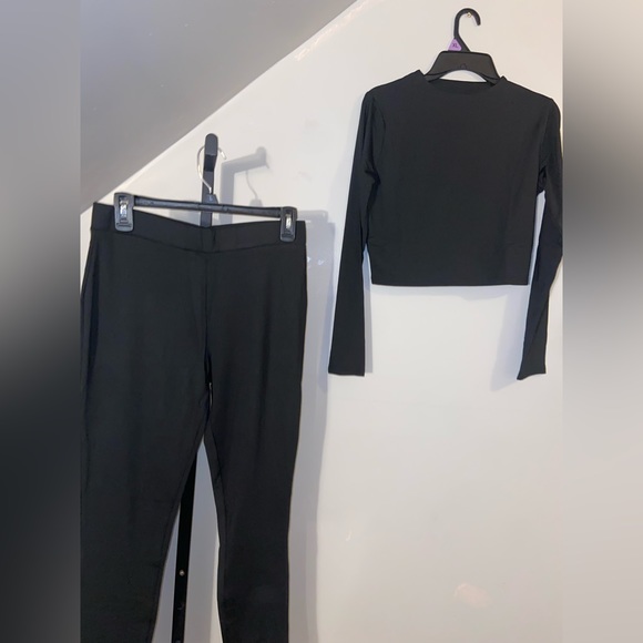 Women’s black Crop long sleeve 2 piece set - Picture 4 of 11